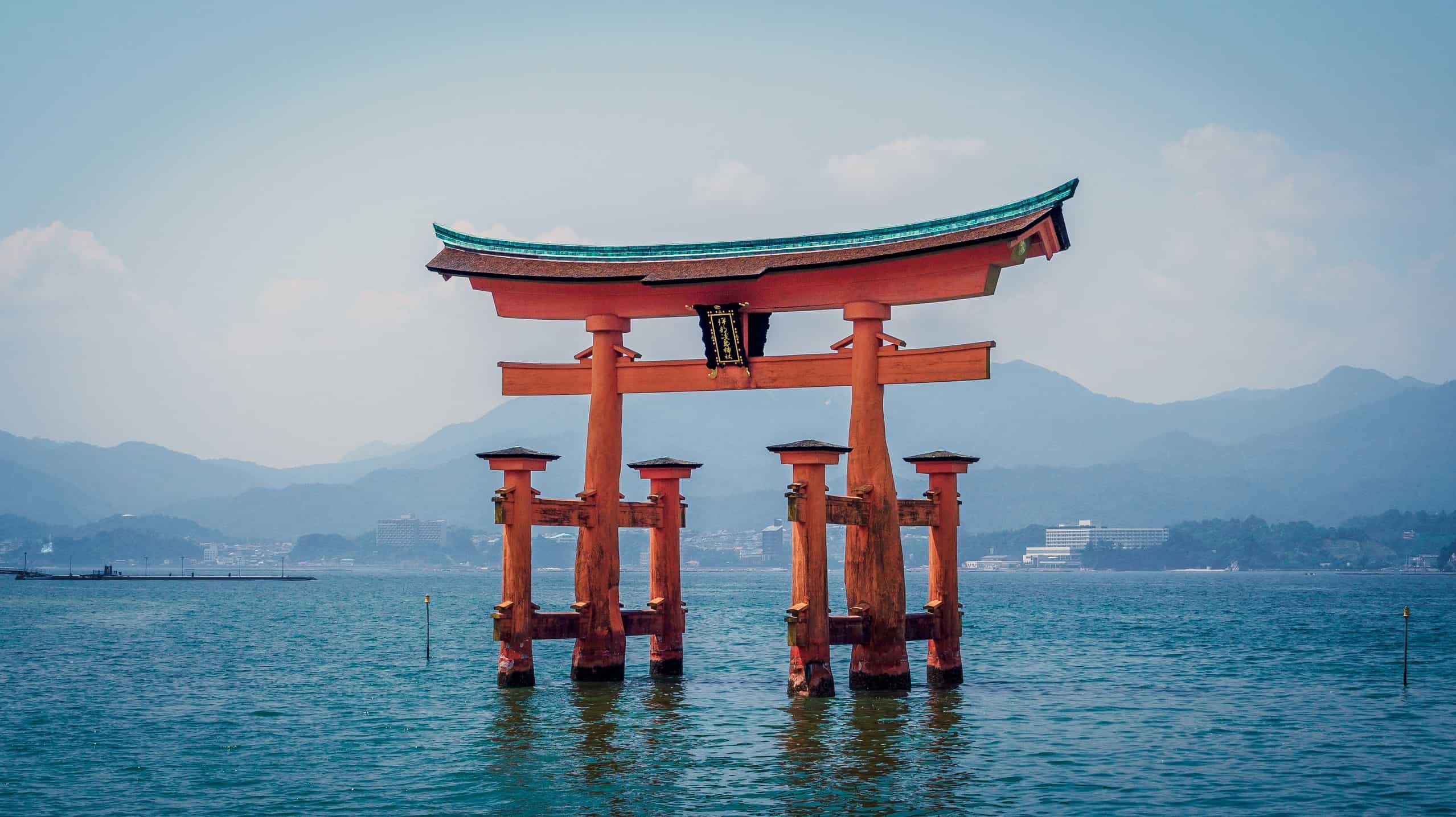 Which place in Japan would you recommend for your foreign friends to visit?